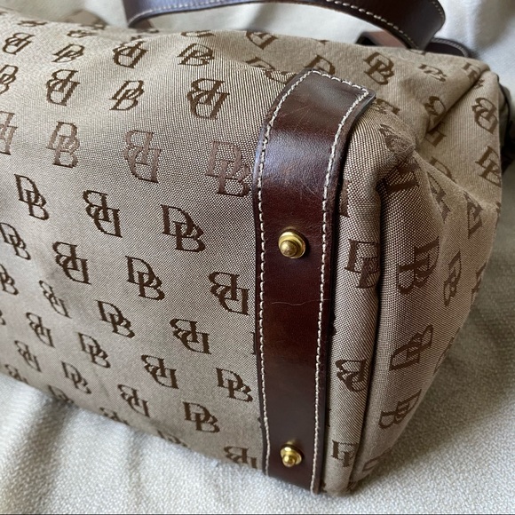 Large Dooney & Bourke Tote - Picture 6 of 9